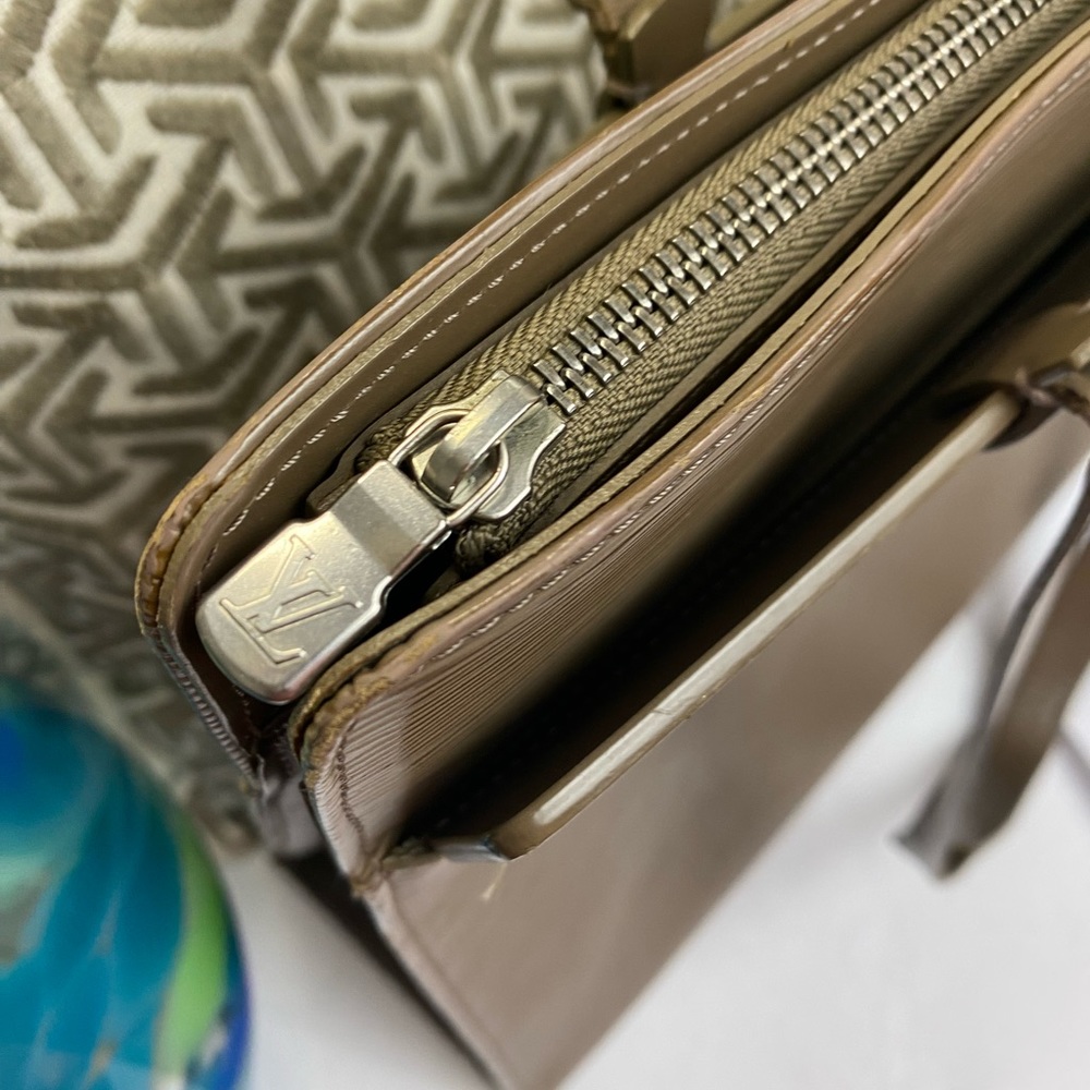 LOUIS VUITTON CROISETTE TOTE - Picture 10 of 16